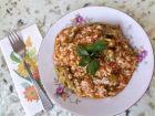 Готвен ориз с домати и бамя
